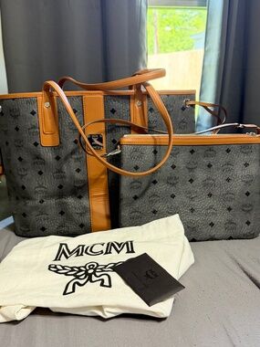 MCM Reversible Liz Shopper In Visetos Medium